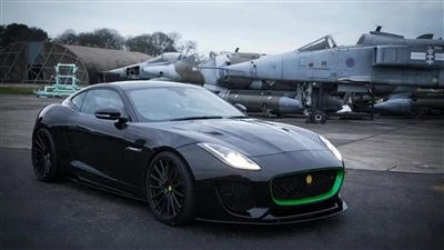 Lister breyttur Jaguar F-Type SVR er með 666 hö.